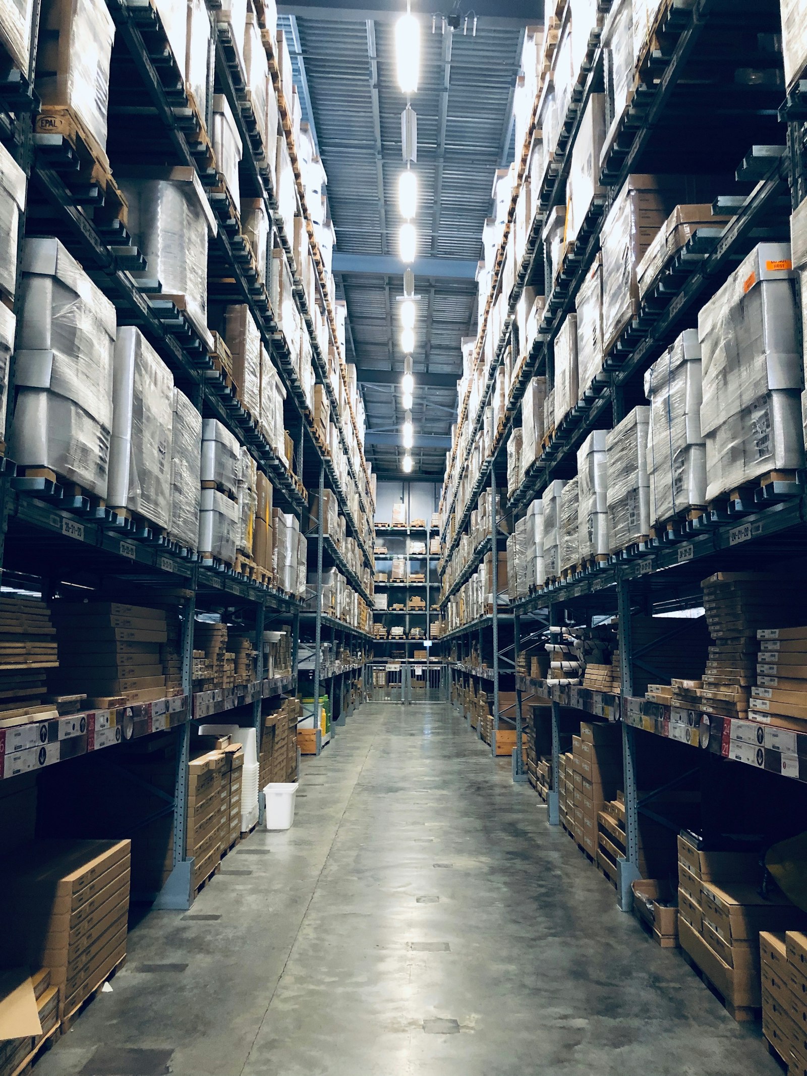 Refrigerated food distribution warehouse